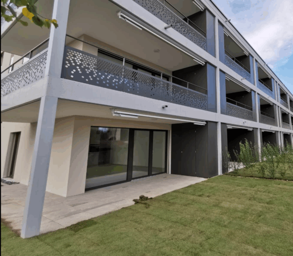 Premium outdoor Iron Gates & Fencing - Image 4