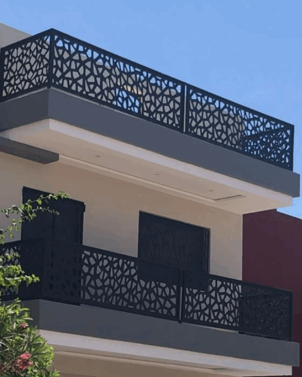 Premium outdoor Iron Gates & Fencing - Image 6