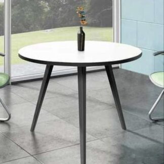 Round table, diameter 120 cm